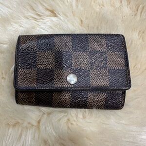LV Damier Ebene key holder